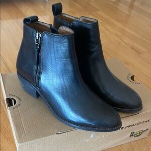 Journee Black Leather Zip Boots